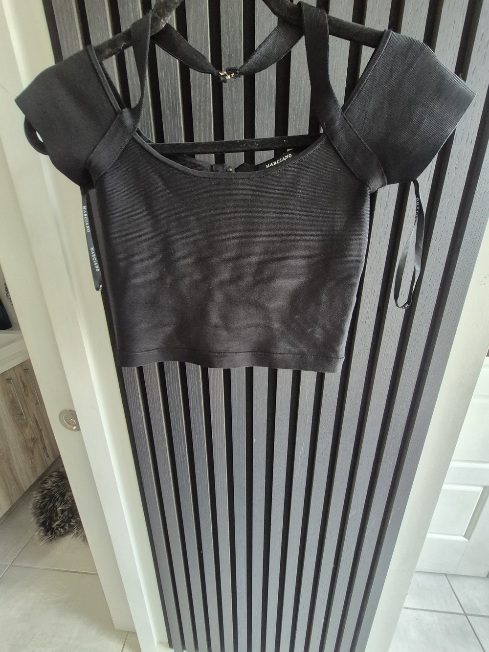 Marciano Black Cold-Shoulder Cropped Knit Top